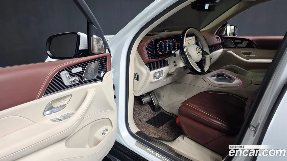Mercedes-Benz GLS-Class — фото 8