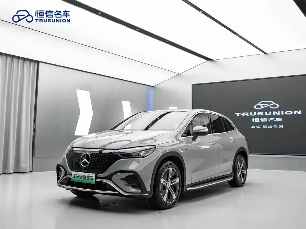Mercedes-Benz EQE SUV — фото 1