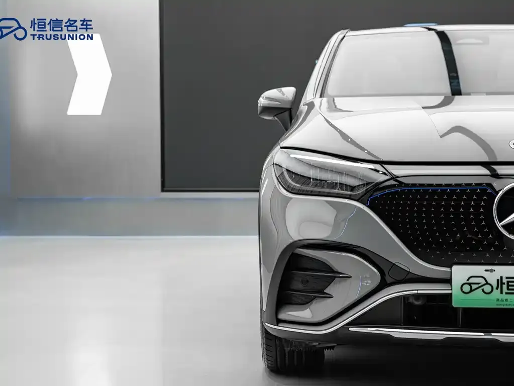 Mercedes-Benz EQE SUV — фото 4