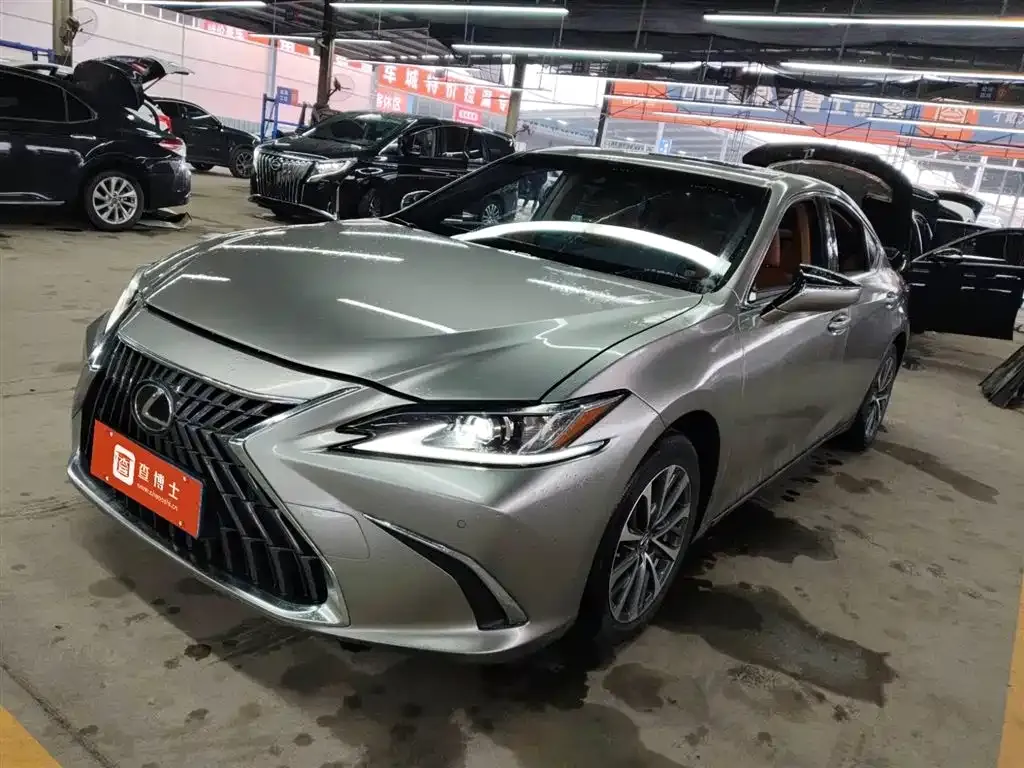Lexus ES — фото 1