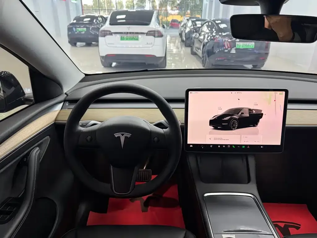 Tesla Model Y — фото 4