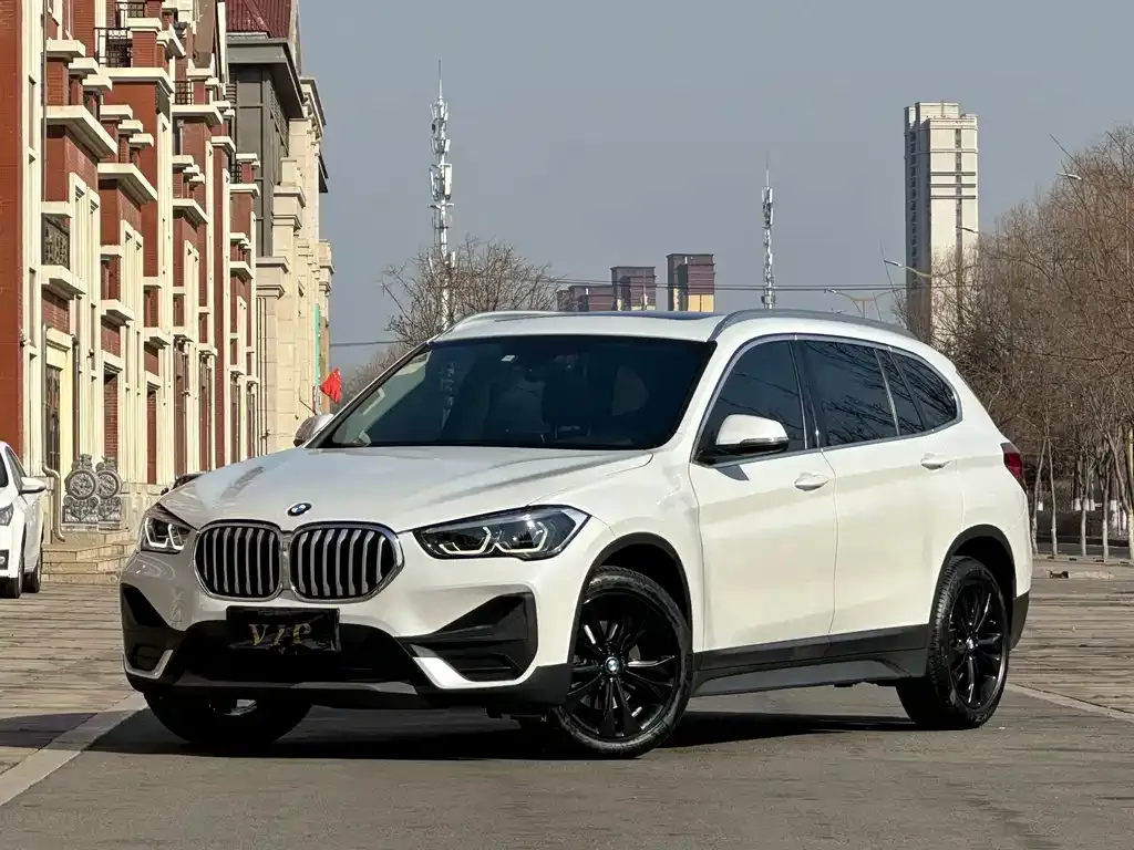 BMW X1 — фото 1