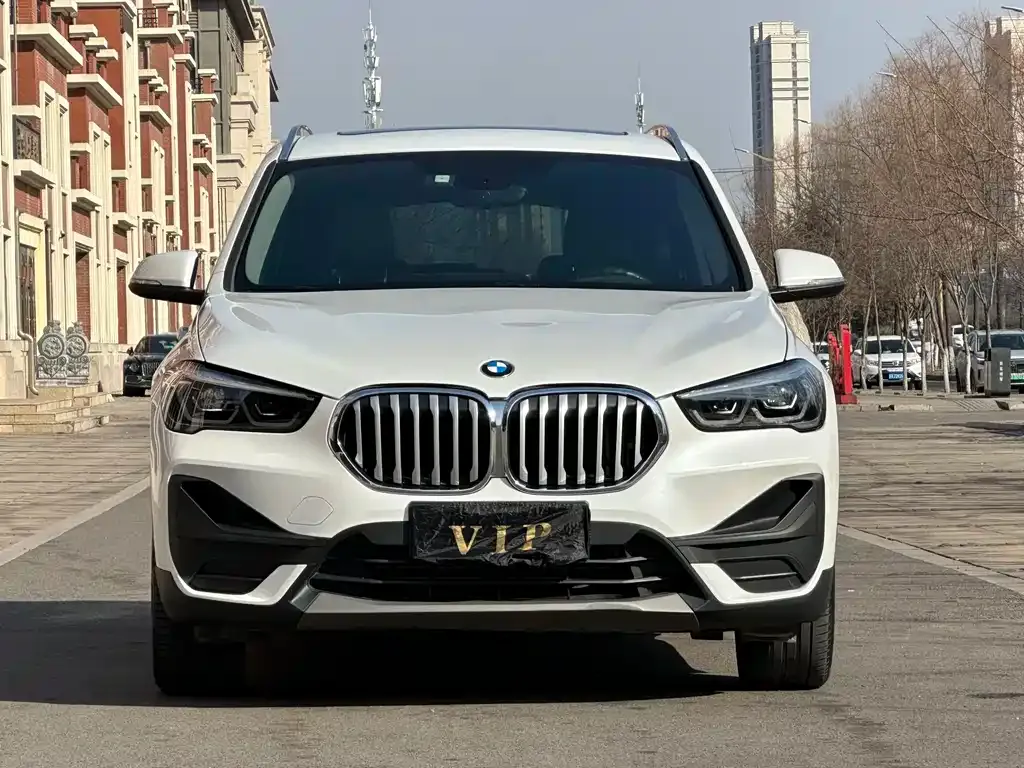 BMW X1 — фото 5