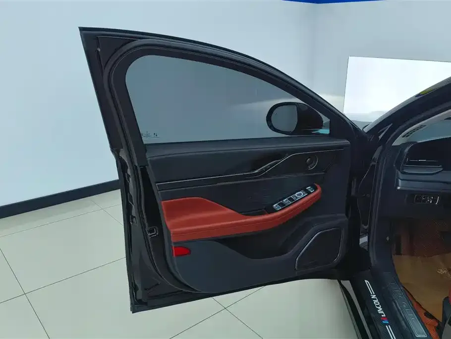 Lincoln Z 2023 из CN, фото 2