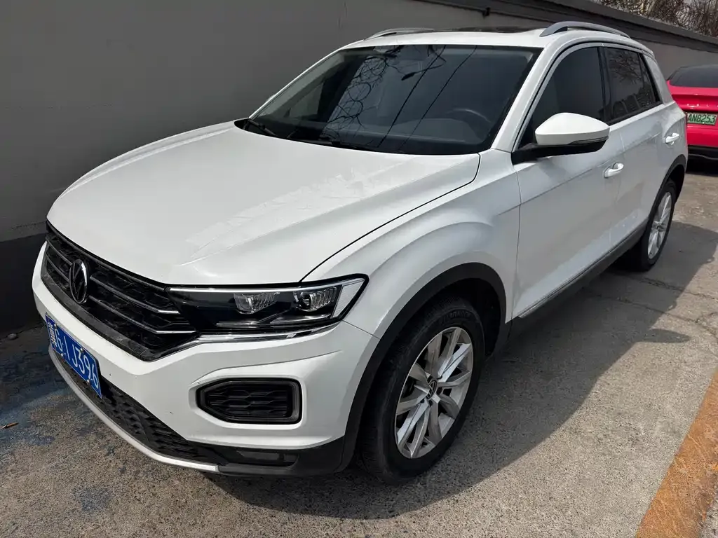 Volkswagen T-Roc — фото 1