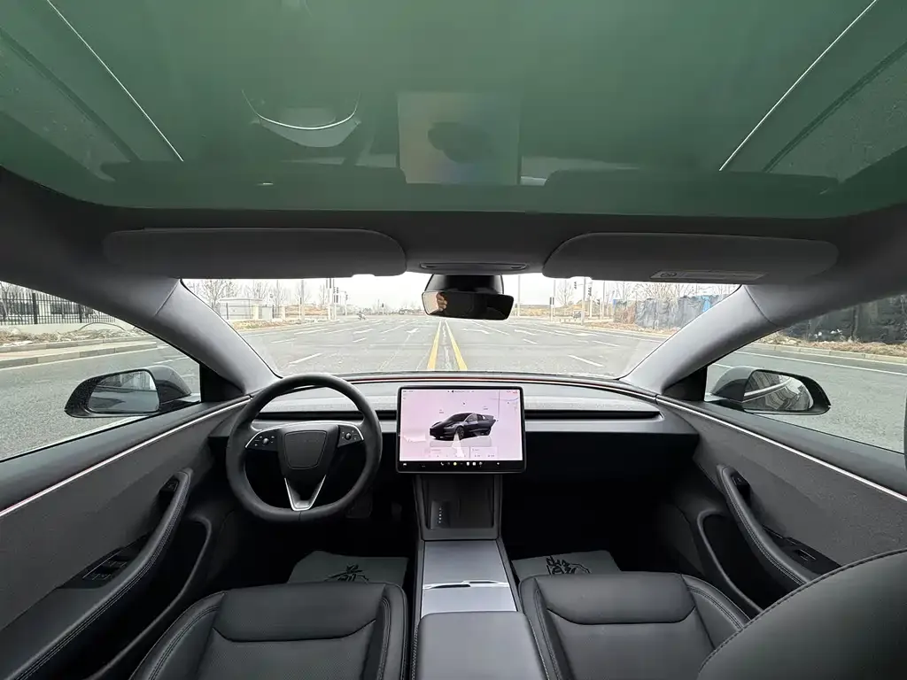 Tesla Model 3 — фото 2