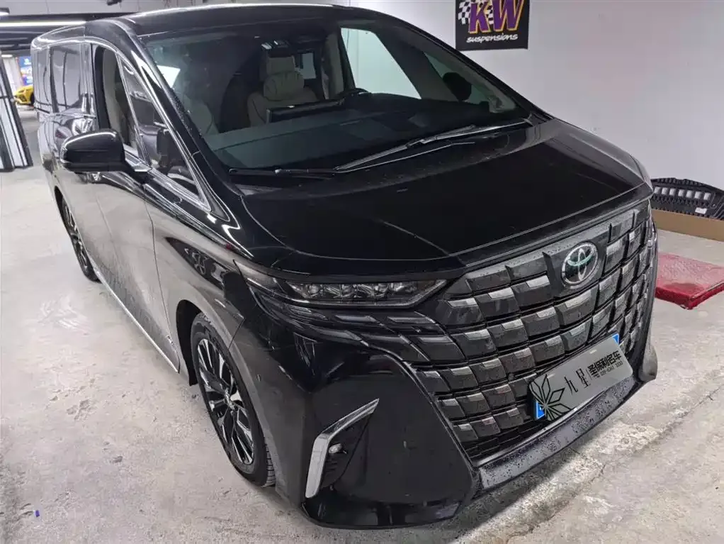 Toyota Alphard — фото 4