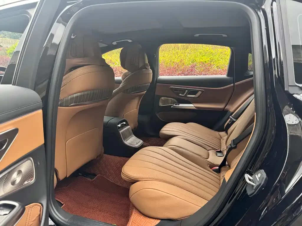 Mercedes-Benz E-Class 2025 из CN, фото 4
