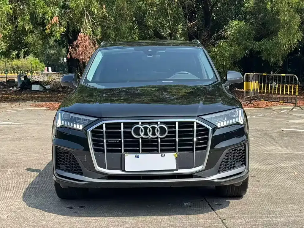 Audi Q7 2024 из CN, фото 10