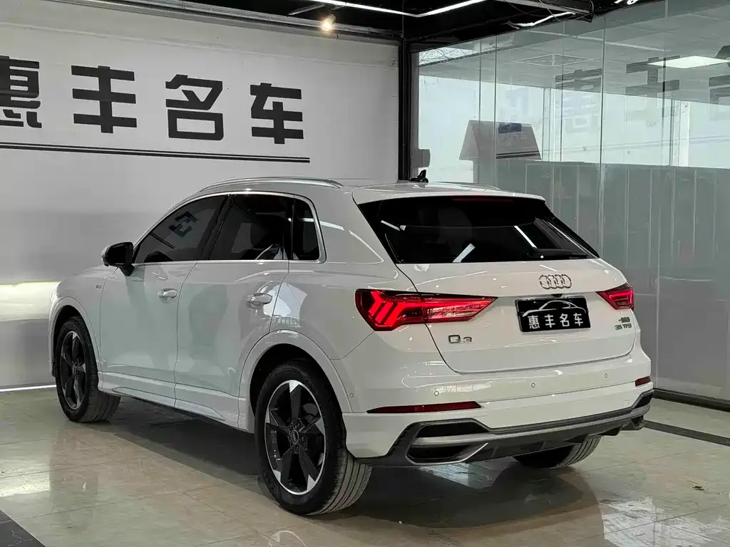 Audi Q3 — фото 3