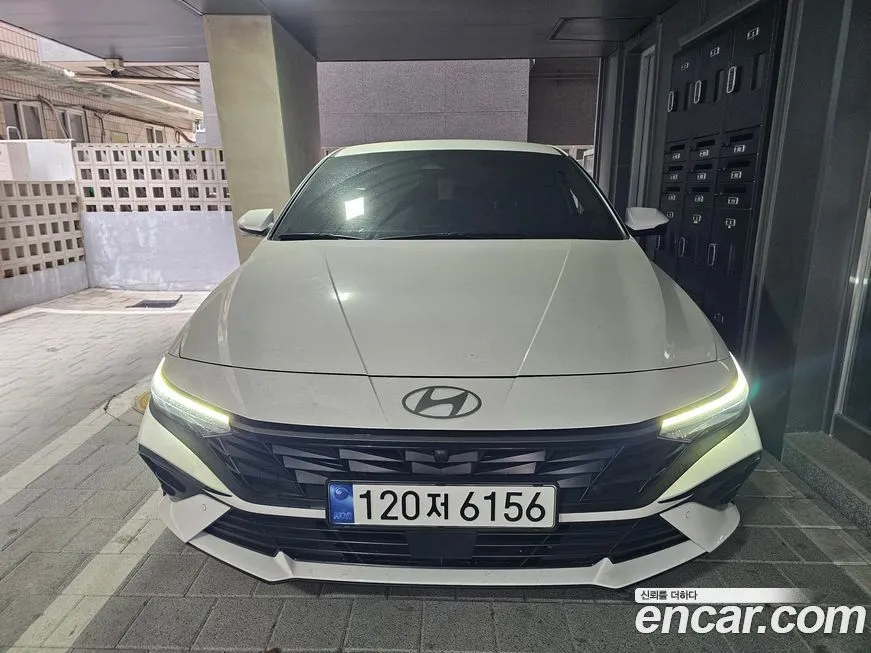 Hyundai AVANTE — фото 1