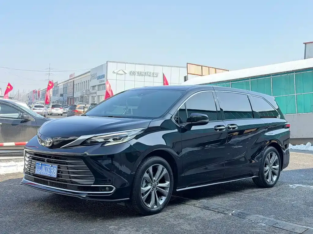 Toyota Sienna 2026 из CN, фото 1