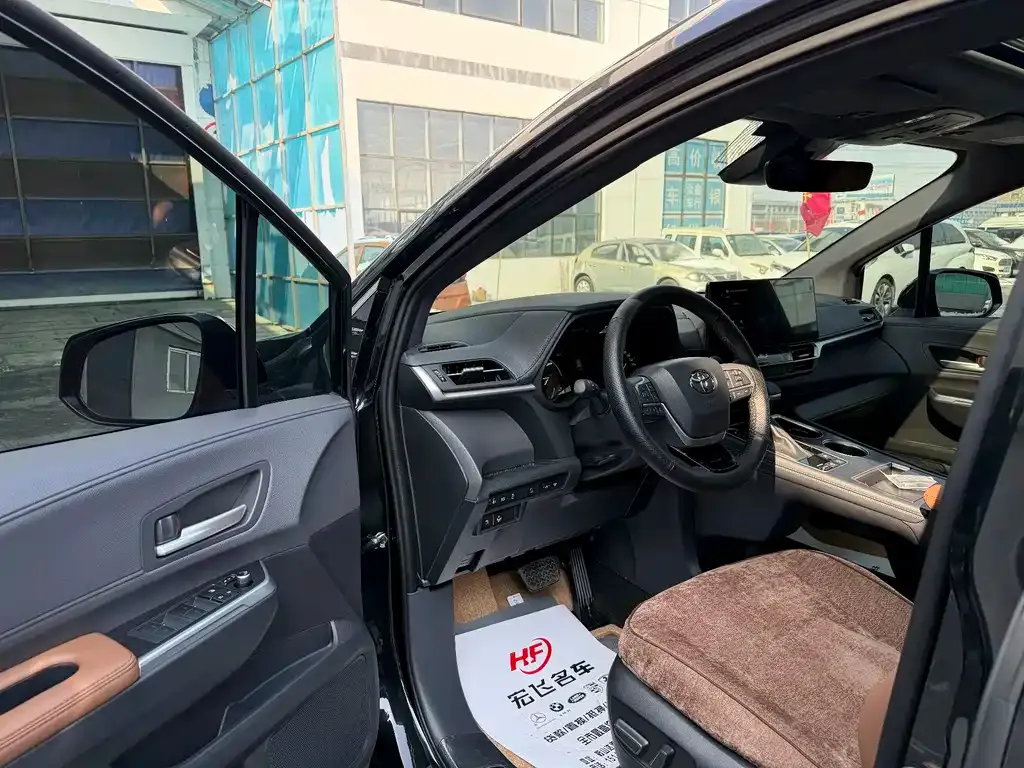 Toyota Sienna 2026 из CN, фото 2