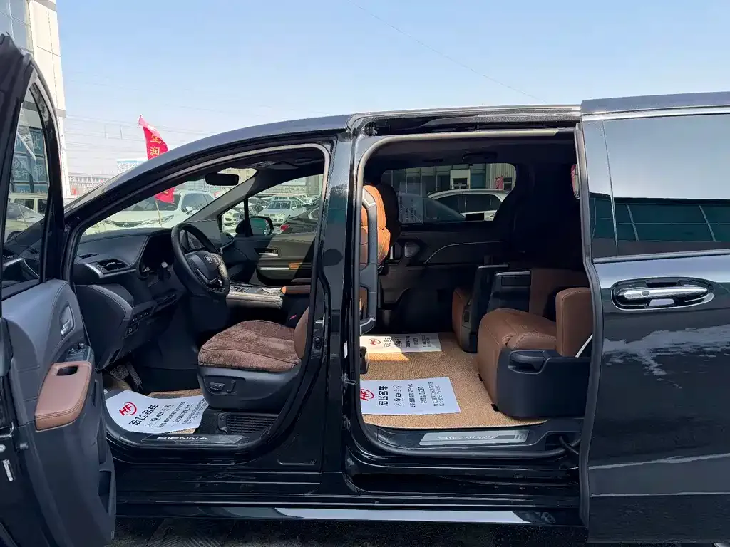 Toyota Sienna 2026 из CN, фото 3