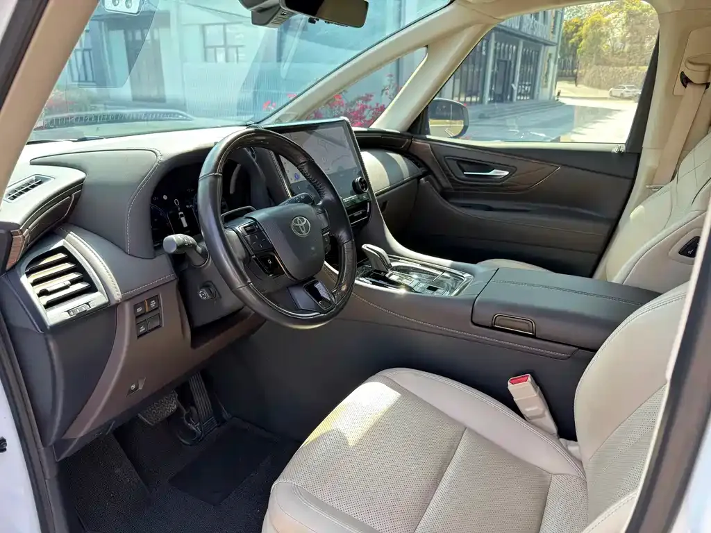 Toyota Alphard 2025 из CN, фото 3