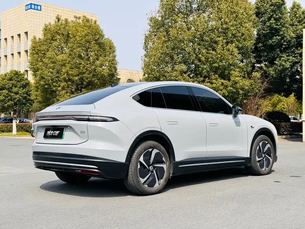 NIO EC6 — фото 8