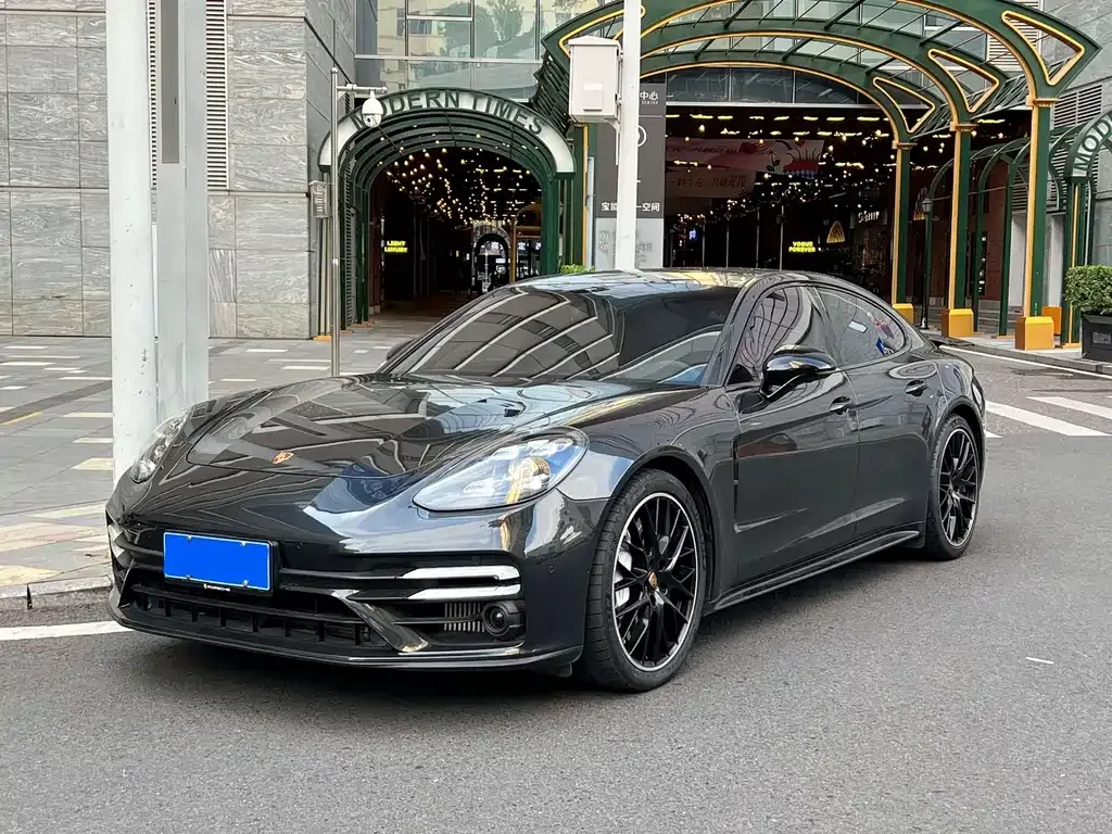 Porsche Panamera — фото 1