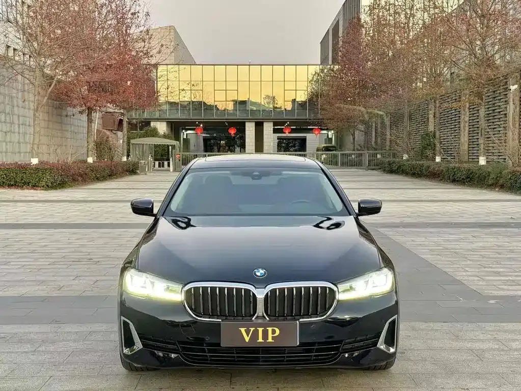 BMW 5 Series — фото 10