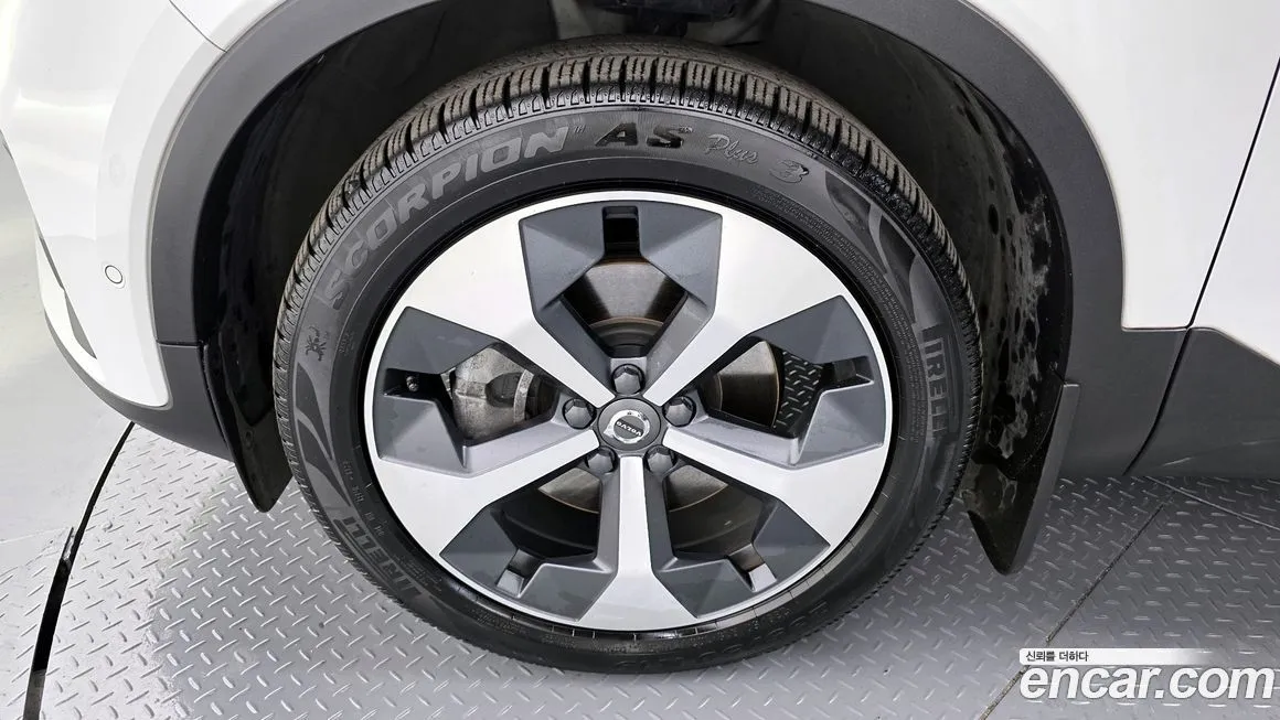 Volvo XC40 2023 из KR, фото 2