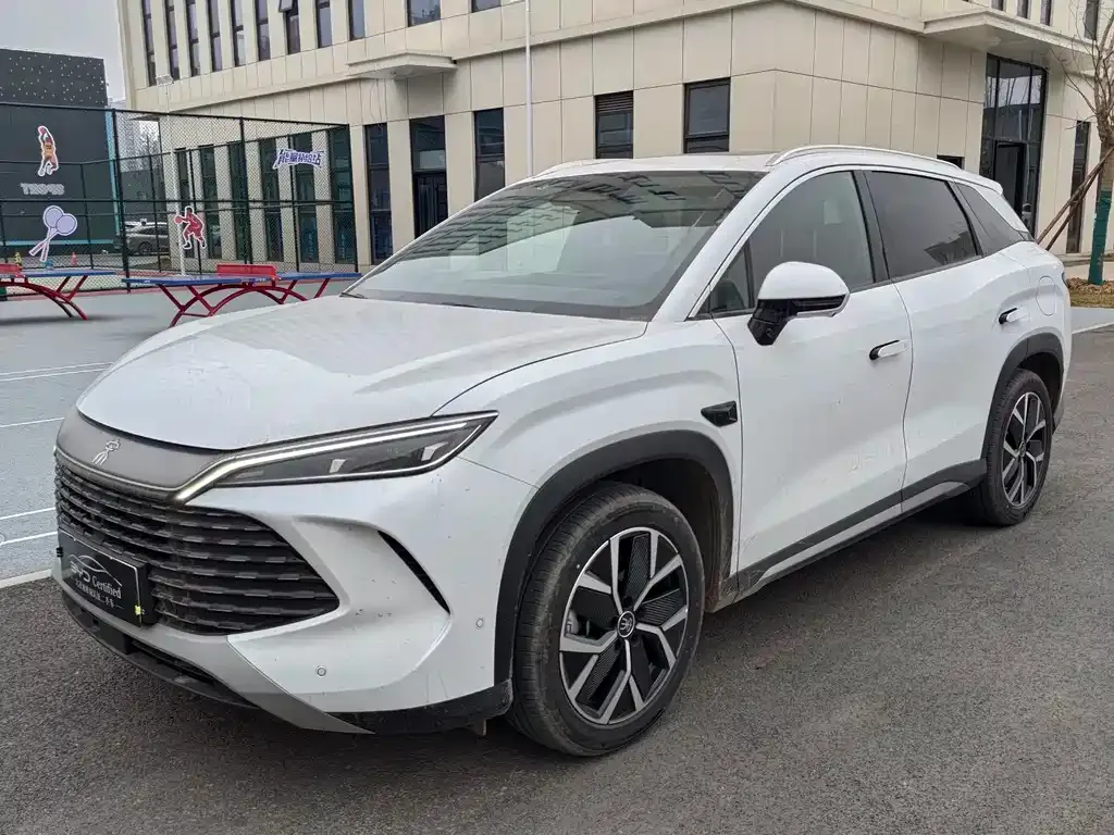 BYD L DM-i — фото 1