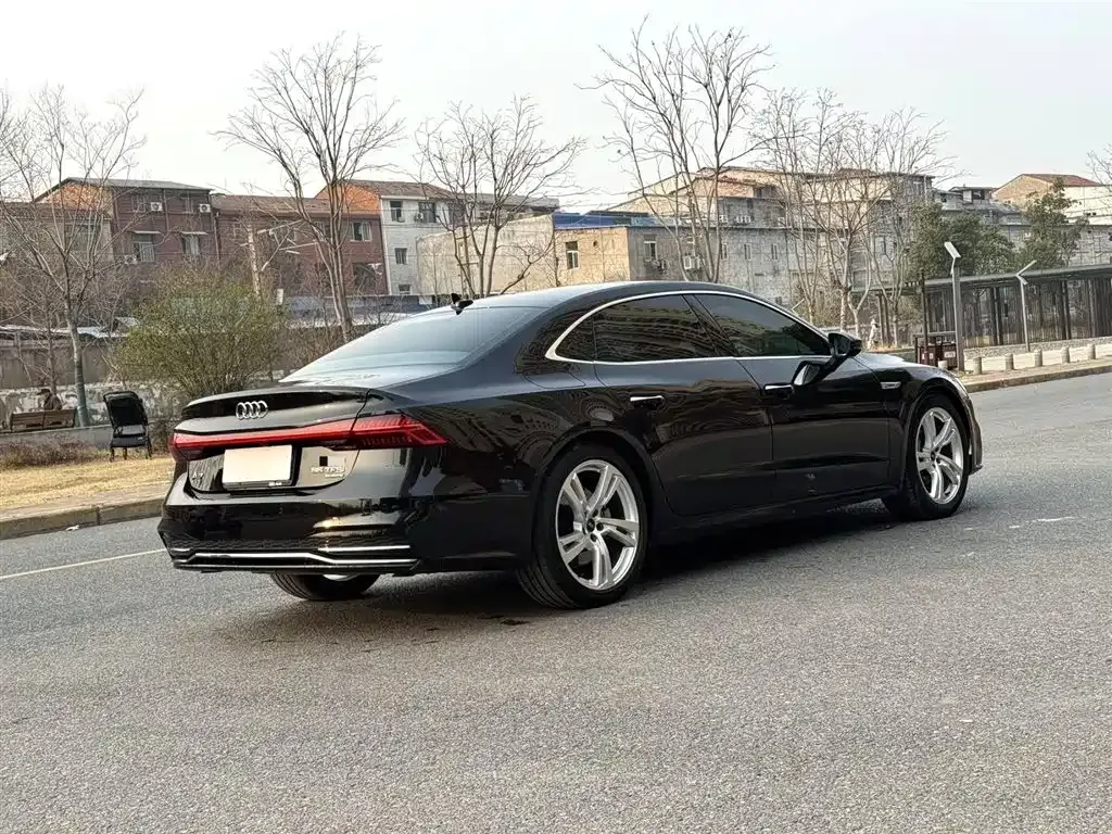 Audi A7L — фото 5