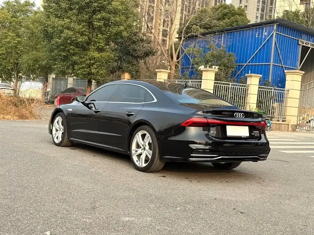 Audi A7L — фото 6