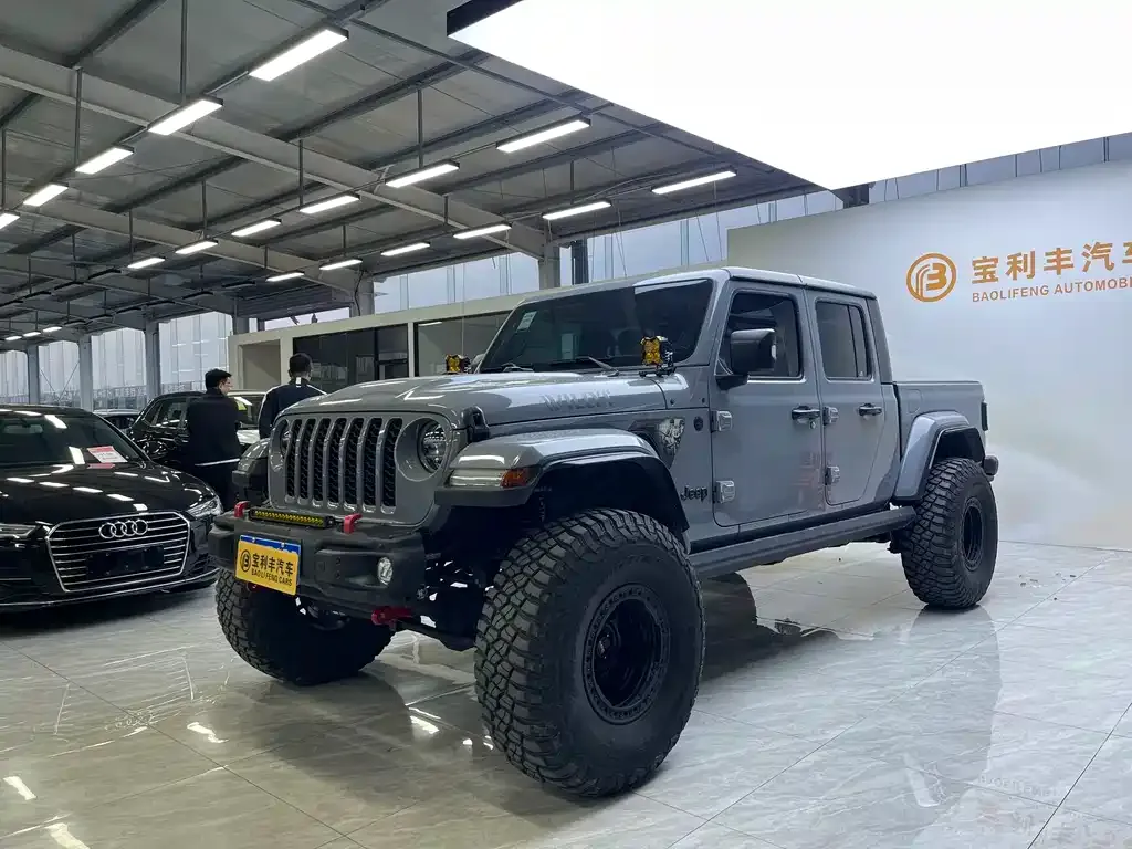 Jeep Gladiator — фото 1