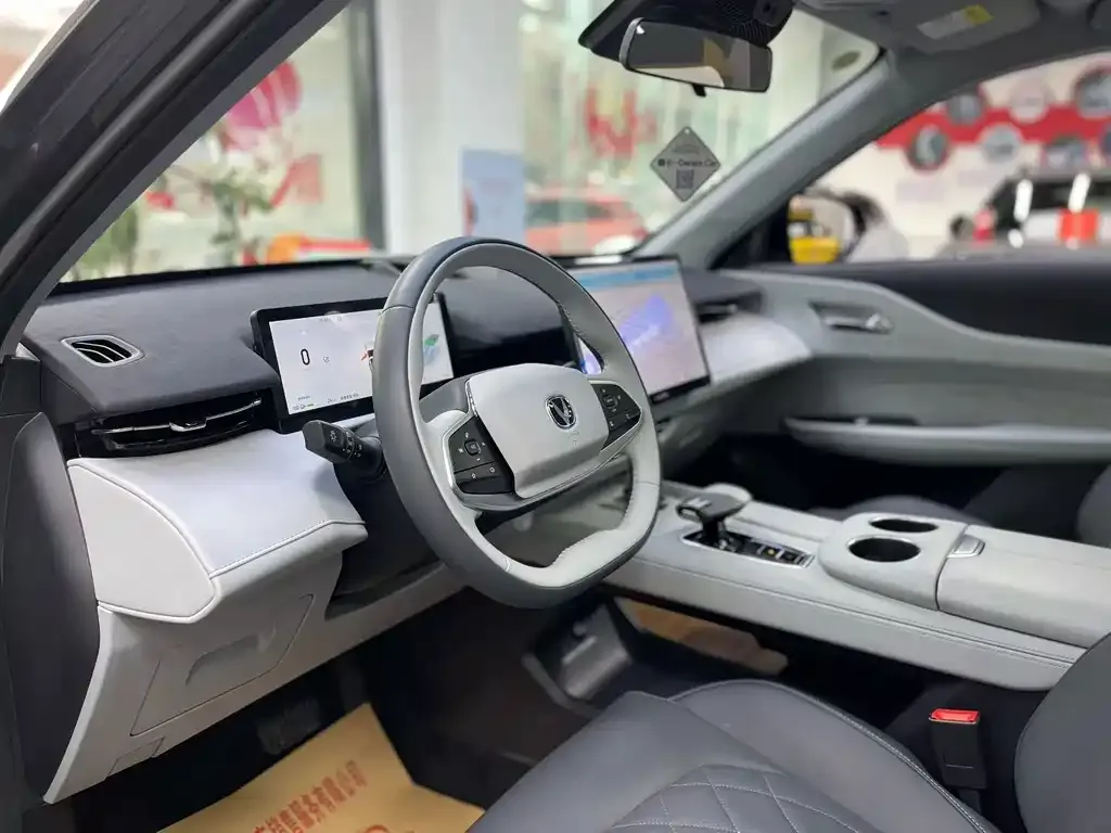Changan UNI-Z New Energy — фото 7
