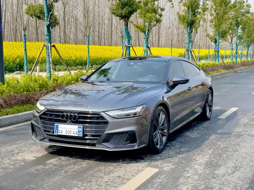 Audi A7 — фото 1