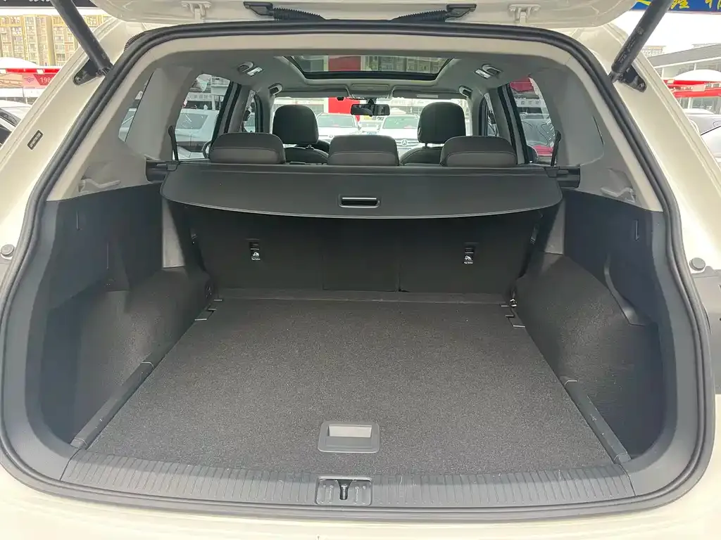 Volkswagen Tiguan L 2022 из CN, фото 3