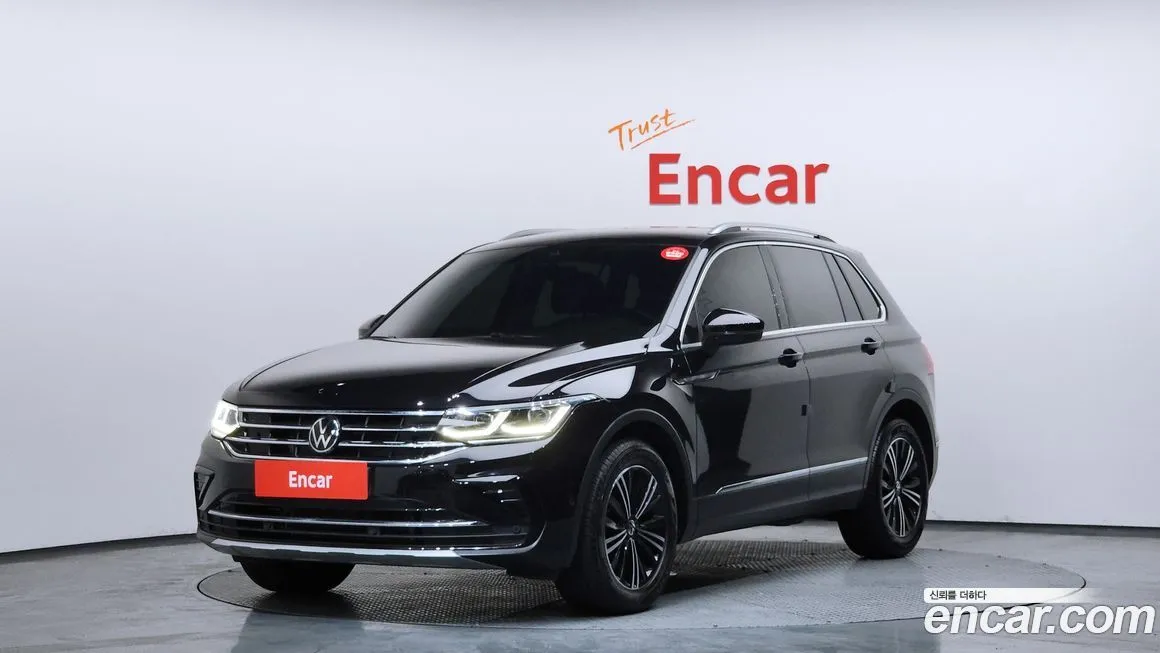 Volkswagen Tiguan — фото 1