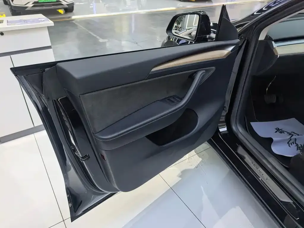 Tesla Model Y 2022 из CN, фото 3