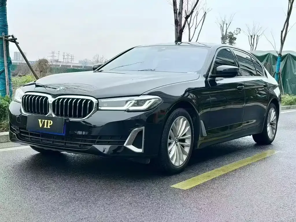 BMW 5 Series — фото 1