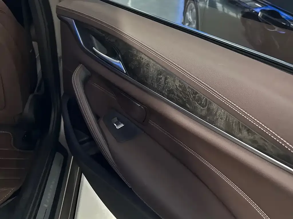 BMW 5 Series — фото 10