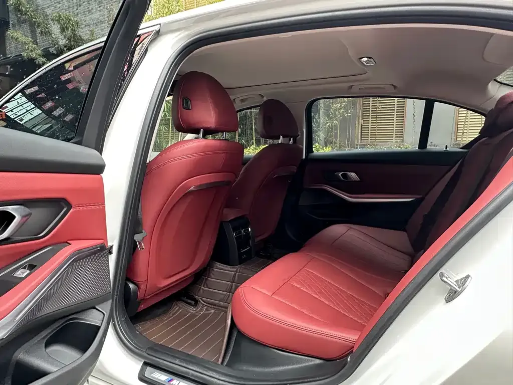 BMW 3 Series 2024 из CN, фото 3