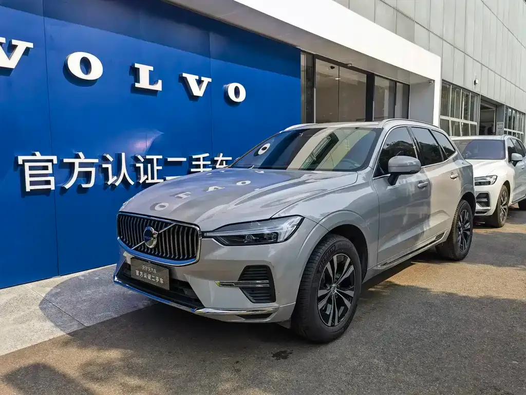 Volvo XC60 — фото 1