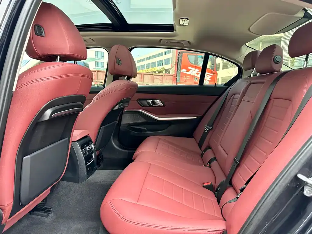 BMW 3 Series 2021 из CN, фото 2