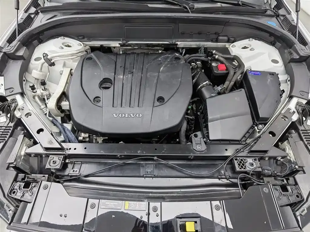 Volvo XC60 2023 из CN, фото 4