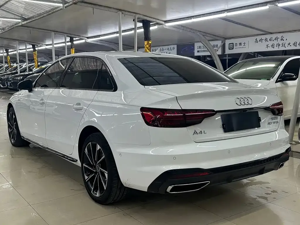 Audi A4L 2023 из CN, фото 8