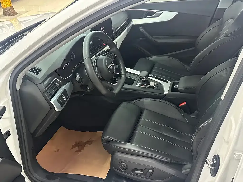 Audi A4L 2023 из CN, фото 10