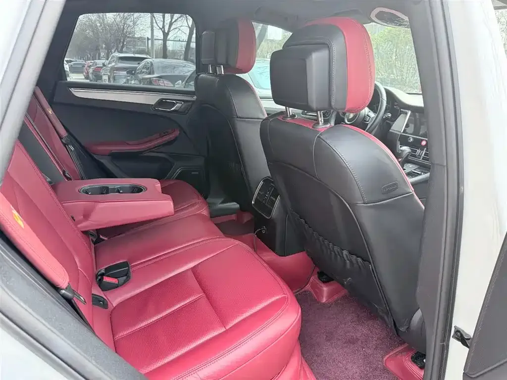 Porsche Macan 2025 из CN, фото 2