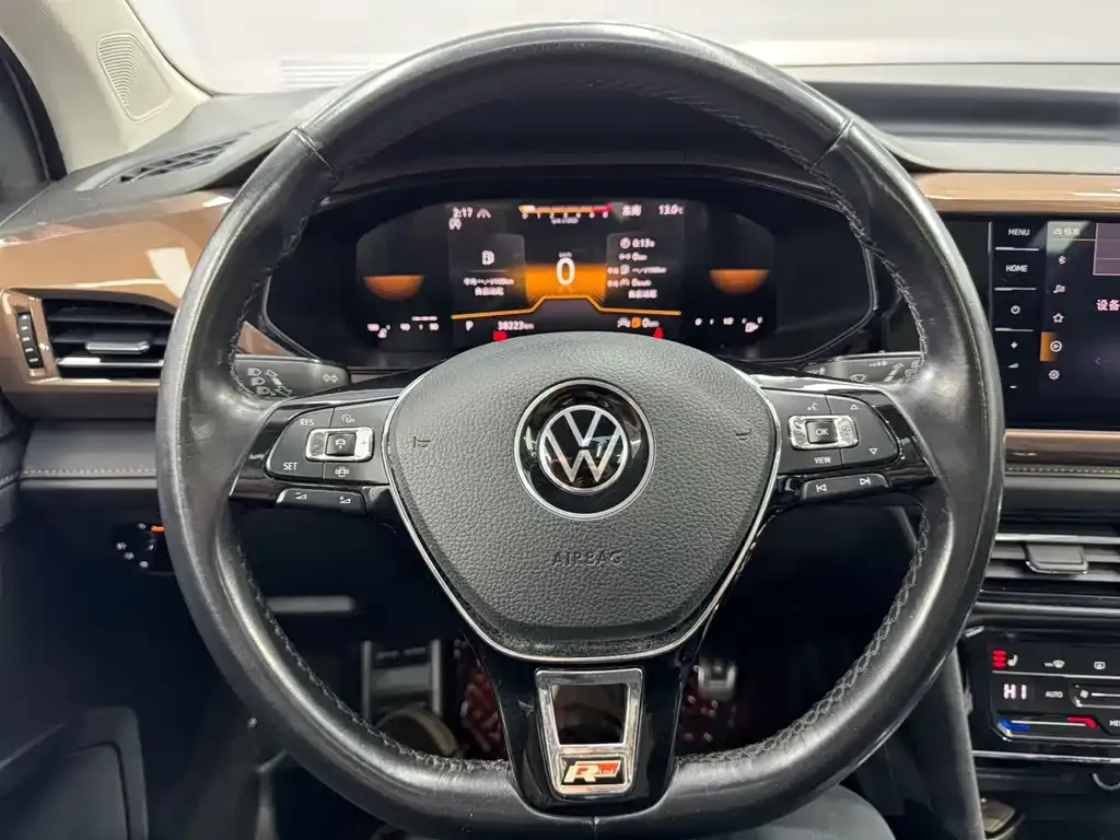 Volkswagen Tharu — фото 3