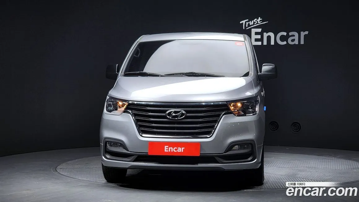 Hyundai Starex — фото 2