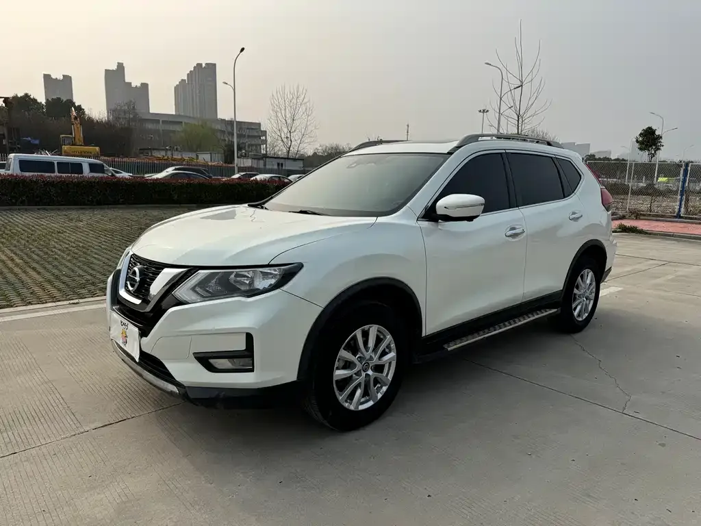 Nissan X-Trail — фото 1
