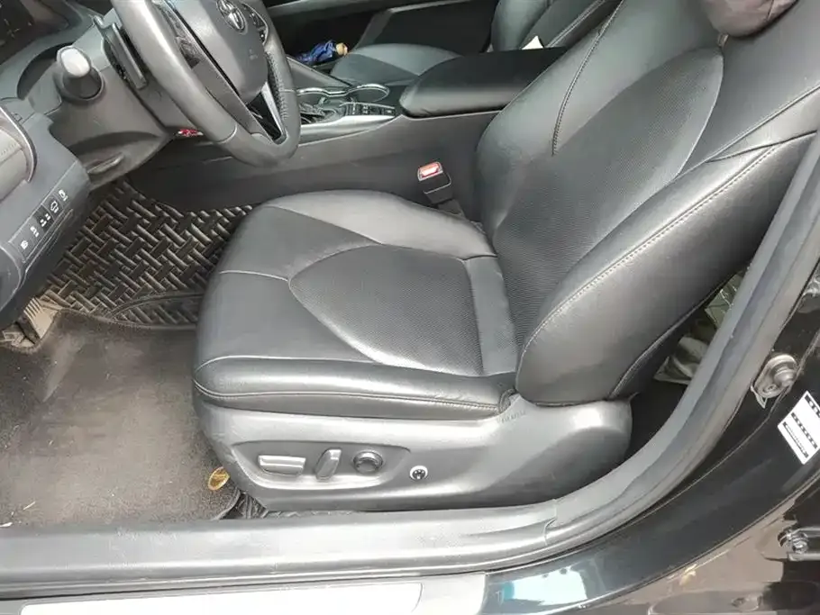 Toyota Camry 2021 из CN, фото 2