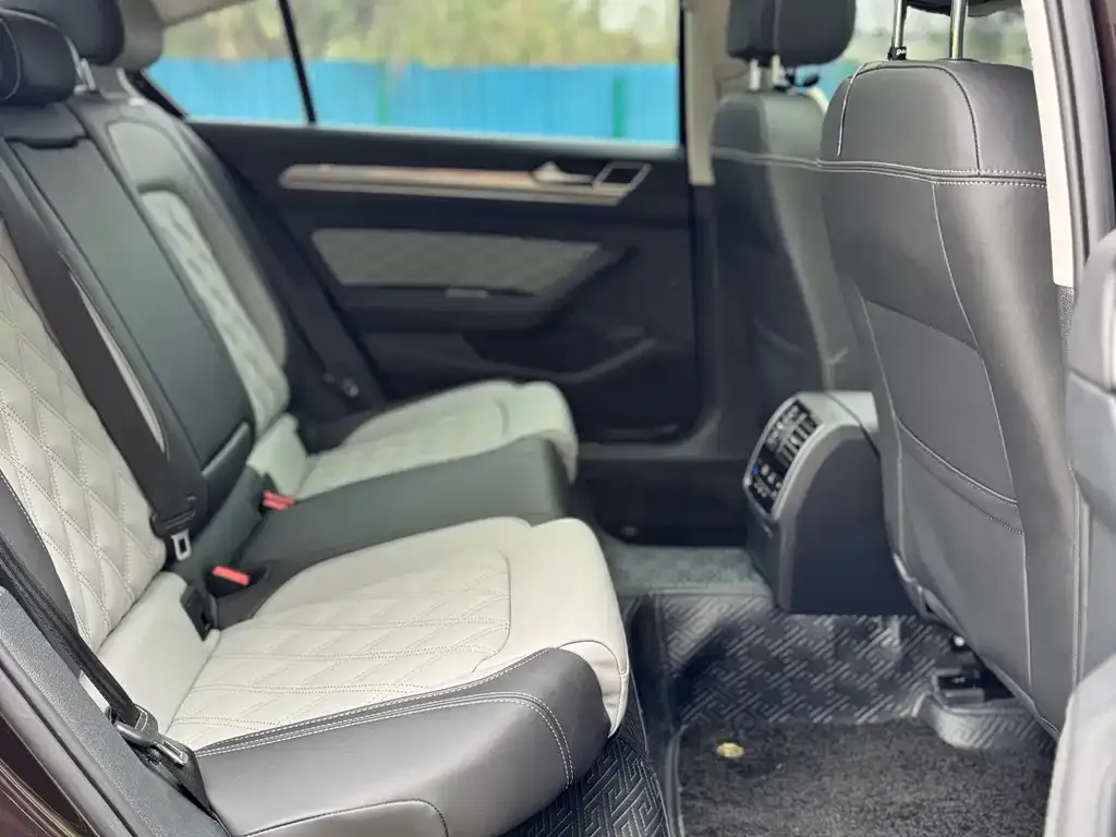 Volkswagen Magotan 2023 из CN, фото 2