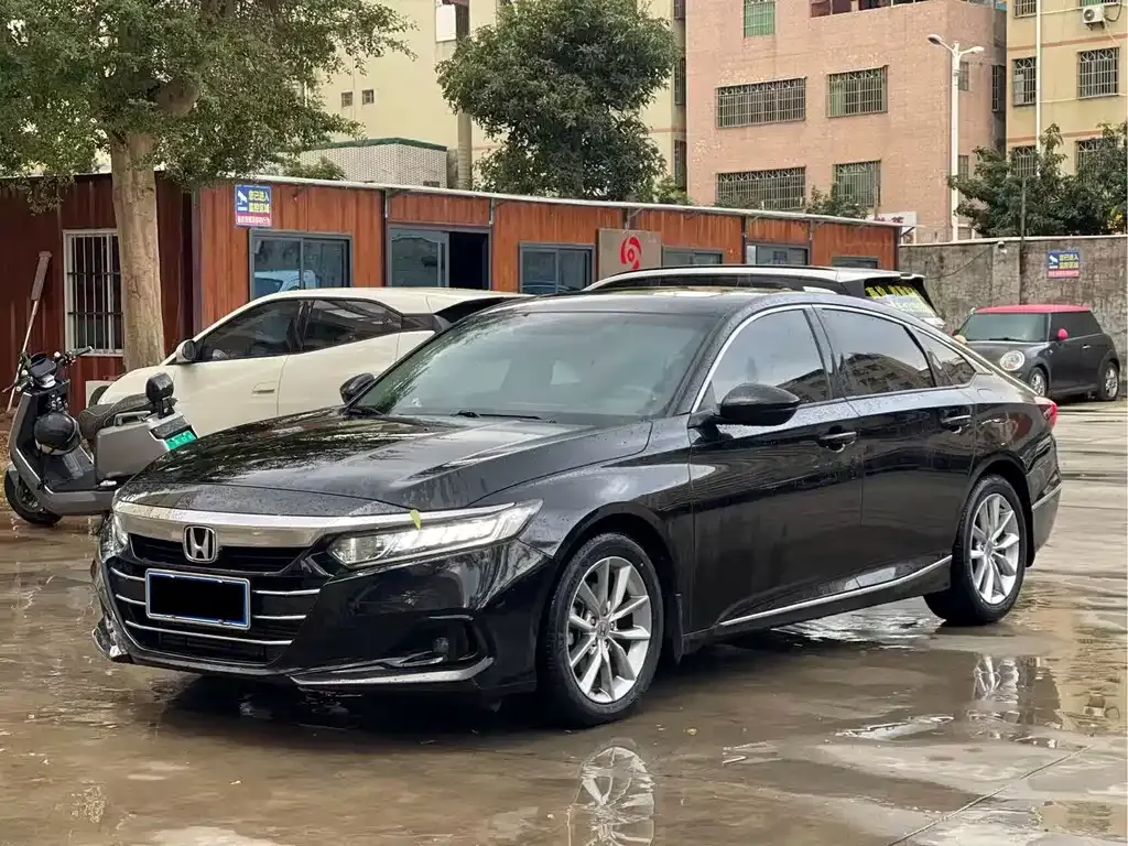 Honda Accord — фото 1