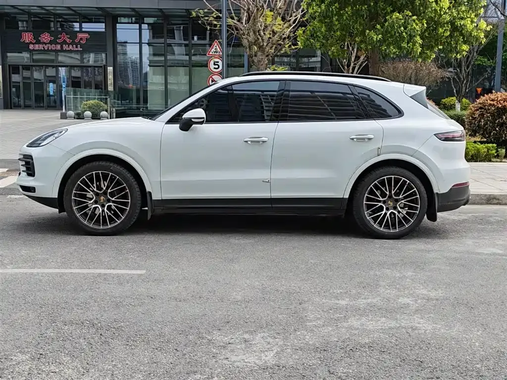 Porsche Cayenne — фото 2