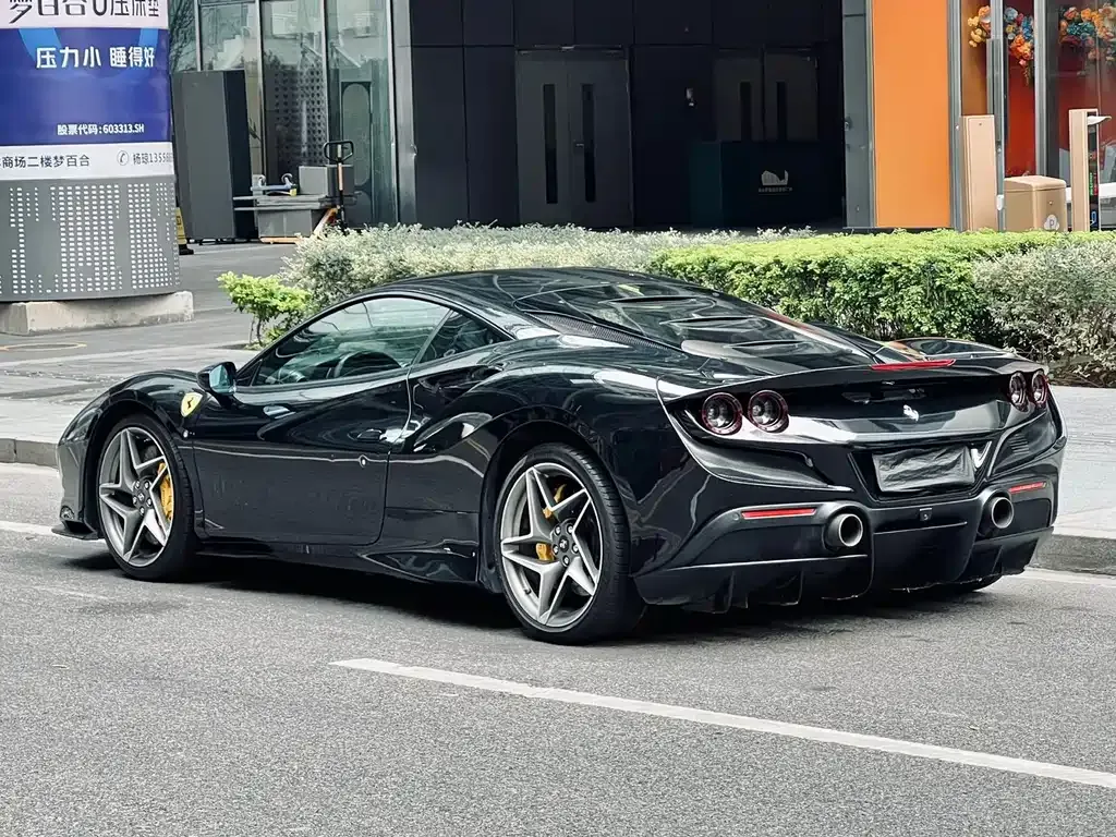 Ferrari F8 — фото 3