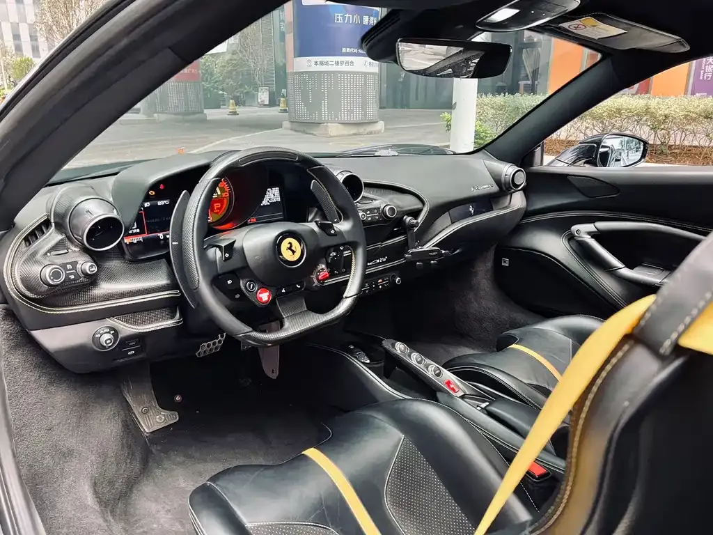 Ferrari F8 — фото 6